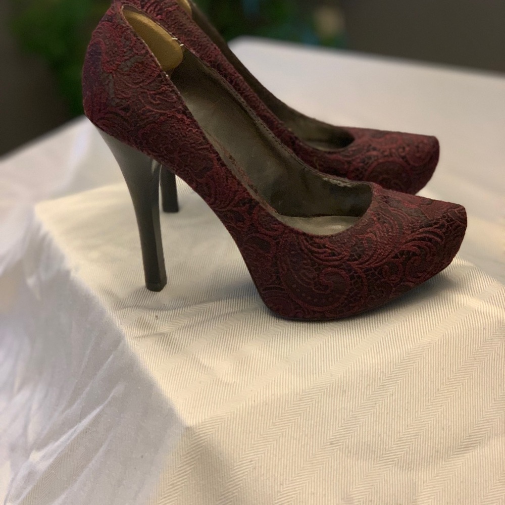 Platform pumps.